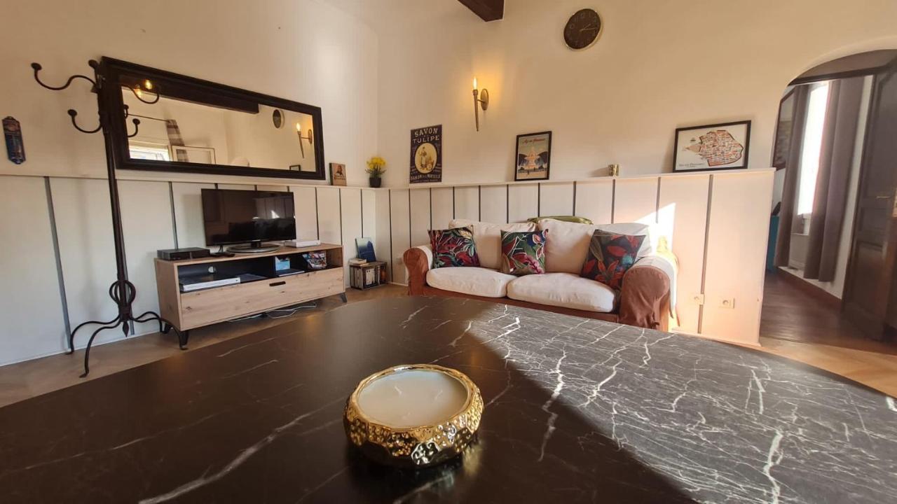 Sunny Apartment With Nice View In History City Center Aix-en-Provence Esterno foto
