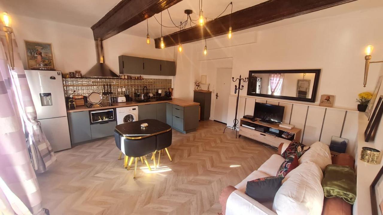 Sunny Apartment With Nice View In History City Center Aix-en-Provence Esterno foto