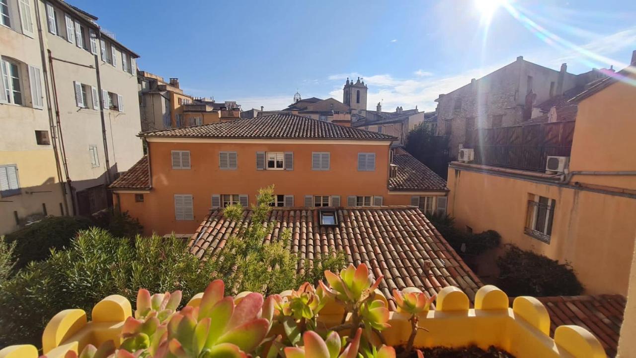 Sunny Apartment With Nice View In History City Center Aix-en-Provence Esterno foto