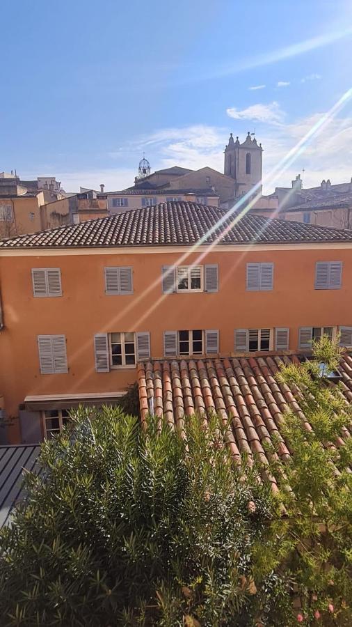 Sunny Apartment With Nice View In History City Center Aix-en-Provence Esterno foto